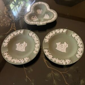 Set Of 3 Vintage Wegdwood green Jasperware ashtray